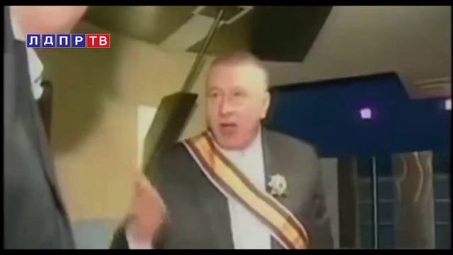 "Русский я!" - Владимир Жириновский отвечает израильским журналистам.
"Бессовестные вы! Мерзавцы!
