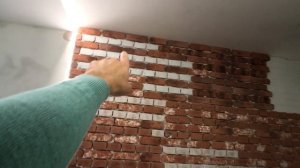 Черная стена под кирпич в интерьере гостиной / Как сделать