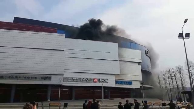 ПОЖАР ТРЦ СИЛЬВЕР МОЛЛ ИРКУТСК : 2 МАЯ 2019 смотреть онлайн