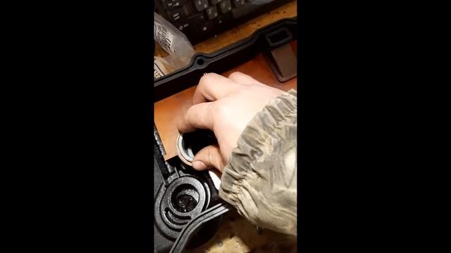 Замена сальников свечных колодцев Nissan Sunny QG-15 смотреть онлайн