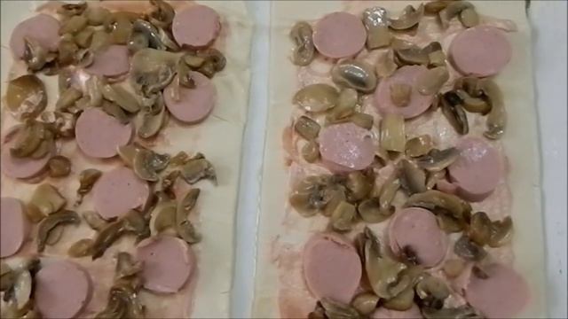 Пицца из слоеного теста за 20 минут // Рецепты приготовления пиццы смотреть онлайн