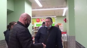 Дикая парашница позвала быков из 90х (пранкерман)