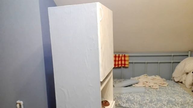 Оклейка шкафа обоями, лайф хак. Ремонт просто своими руками, шкаф покоейка, наклейка обоев. смотреть онлайн