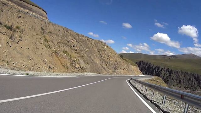 Спуск по серпантину к реке Малка, дорога Кисловодск - Джилы-Су смотреть онлайн