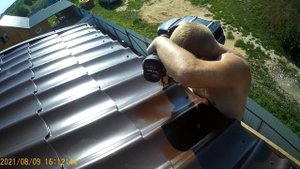 монтаж металлочерепицы  с друзьями первый опыт.нечего не вырезал показываю как есть.