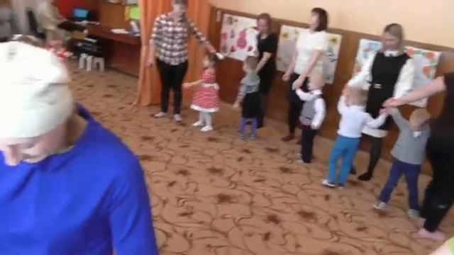 Танец «С мамой по дорожке» смотреть онлайн