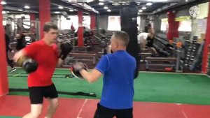 САЙД-СТЕП БОКОВОЙ УДАР, РАБОТА НА ЛАПАХ.