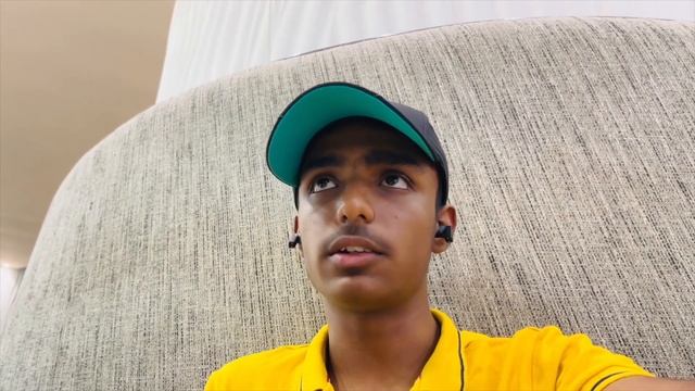 PURCHASING APPLE AIRPODS PRO (2nd GEN)?|| BOOKED AN APPLE PRODUCT? || AT MANI SQUARE MALL смотреть онлайн