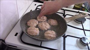 Улетные котлеты из фарша с манкой - только поставила на стол, а их уже нет!