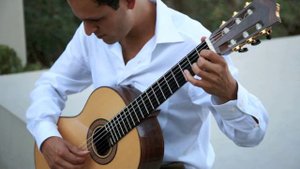 Agustín Barrios: Vals No.3, Op.8 - Tariq Harb, Guitar