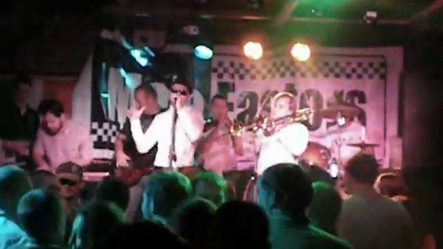 Нормальный полный парень. Malefactors смотреть онлайн