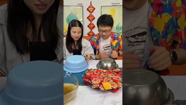 Prank husband:Selfish Husband Steals My Eggs, But Misses My Hidden Roasted Chicken#funny #couple смотреть онлайн