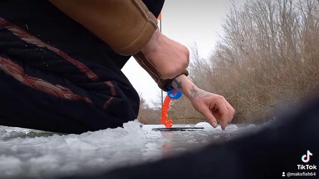 наконец открыл сезон твердой воды смотреть онлайн