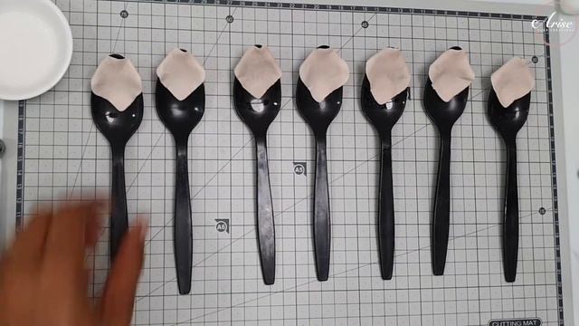 EASY Realistic Gumpaste Rose | BEGINNER FRIENDLY | Sugar Flowers смотреть онлайн