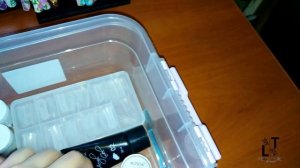 Рабочее место мастера маникюра // Система хранения материалов