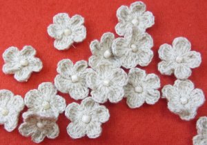 Нежный маленький цветочек для композиции в ирландском кружеве  Вяжем вместе легко и просто.mp4