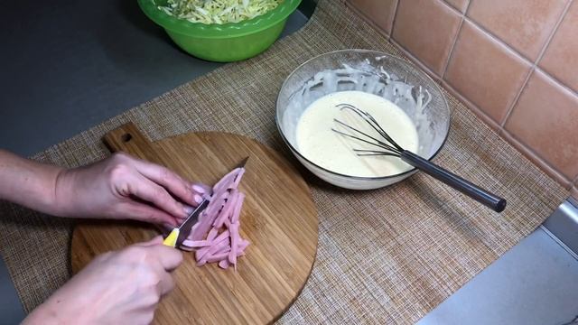 КАПУСТНАЯ ЗАПЕКАНКА С ВЕТЧИНОЙ И СЫРОМ