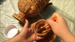 Как загрунтовать изделие из газетных трубочек?