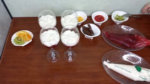 Трайфл с вишнёвым конфитюром с кремом чиз. На новогодний стол??