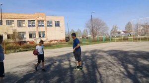 Два шага бросок в кольцо