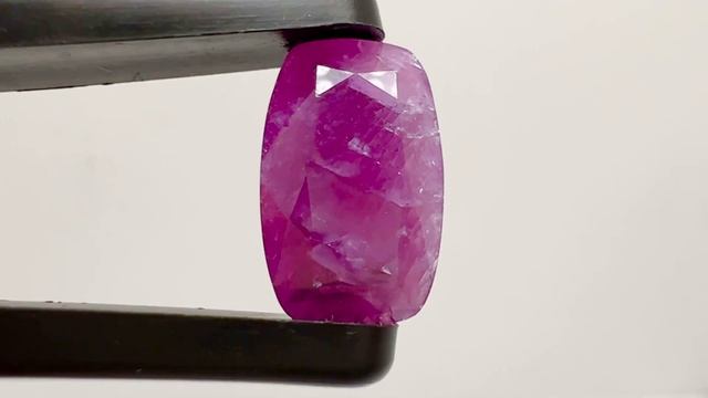 Непрозрачный рубин - это красный корунд или все же рубин? смотреть онлайн