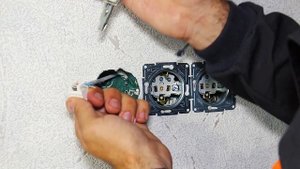 Как установить интернет розетку? (RJ45)