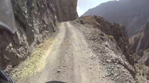 Памир, "дорога смерти" рядом с перевалом Хабуработ. Pamir, "death road" near khaburabot pass