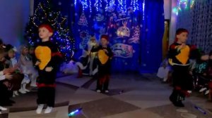 Новый год - танец мальчиков. Утренник