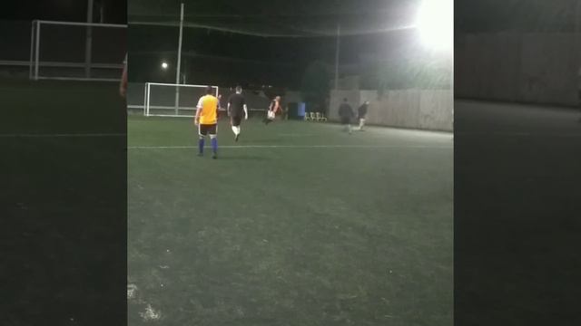 Mirandinha !!! Saiu pra recebe entre os zagueiro ⚽ ,tala dentro 😎