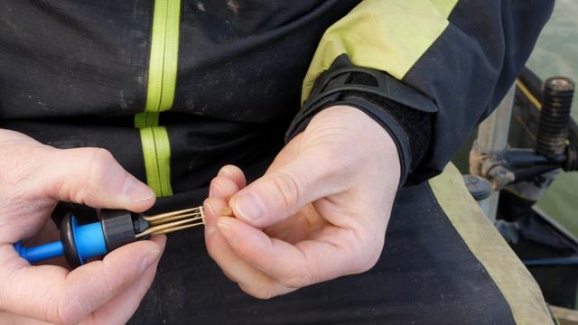 *** Coarse & Match Fishing TV *** How to band a pellet смотреть онлайн