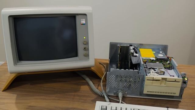 Exploring Two 1980s Packard Bell PCs: PB 500 & VX88 Turbo XTs смотреть онлайн