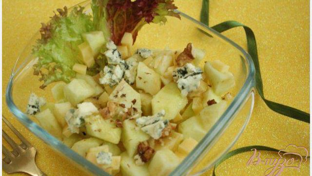 Салат с горгонзолой Каприз