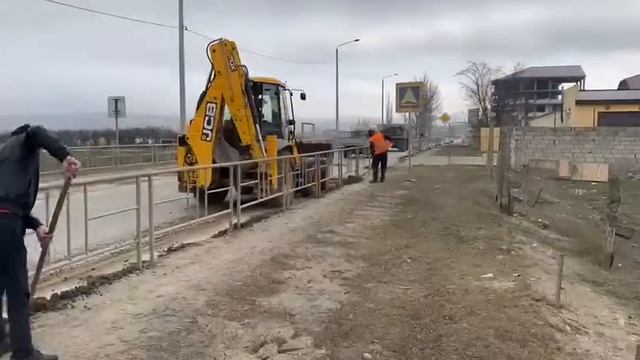 Дорожники Буйнакского района помыли мост и очистили проезжие части дорог смотреть онлайн