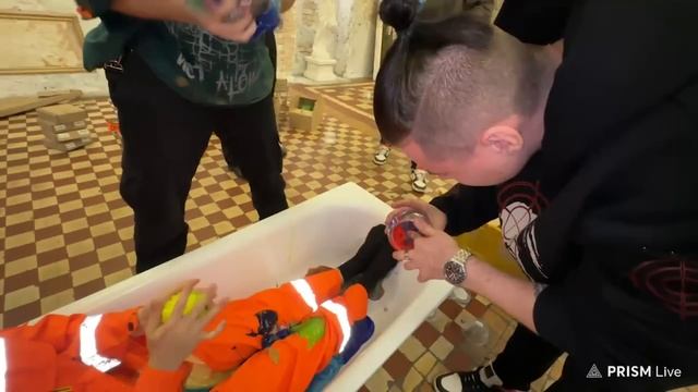 ХАЗЯЕВА УСТРОИЛИ НЕ САМОЕ ЛУЧШЕЕ ИСПЫТАНИЕ ПАРАДЕЕВИЧУ НА ДЕНЬ РОЖДЕНИЯ! смотреть онлайн