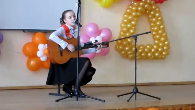 "Алый парус". Исполняет Алина Шпак, 9 "Б" класс. Последний звонок, 2015 г. смотреть онлайн