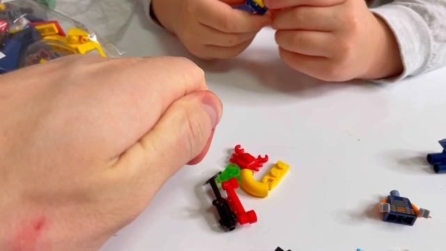 Собрали подводную ЛОДКУ в океане | МИША ЛЕГО ТЕХНИК | 60264 смотреть онлайн