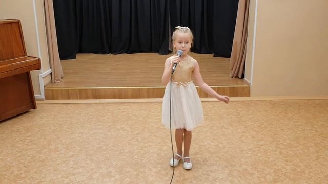 Холошня Олеся 