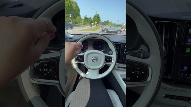 Volvo XC60 Recharge: Technology Features смотреть онлайн