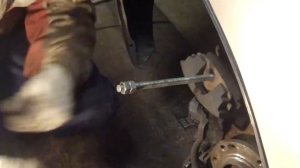 Чери амулет А15 как сдавить тормозной поршень