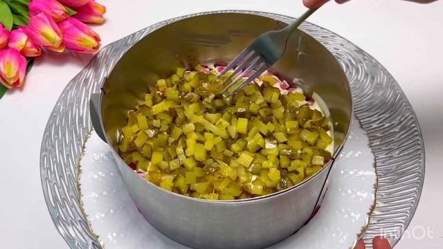 Салат "Сытый Пан" Необыкновенно Вкусный и Простой салат из обычной Свеклы! смотреть онлайн