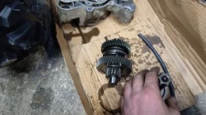 Последствия чистки снега маломощным квадроциклом.