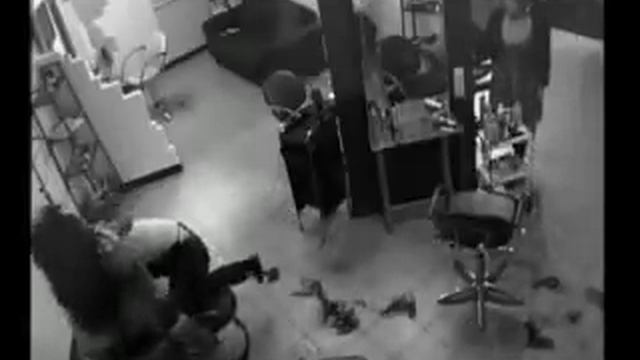 Блондинка в парикмахерской смотреть онлайн