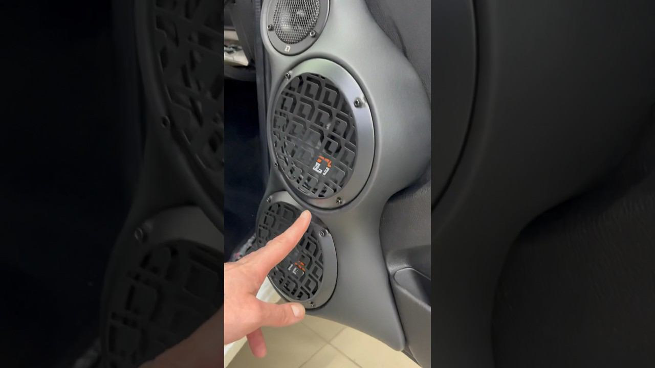 Автозвук в Ниву #vaz #niva #youtubeshorts #video #music смотреть онлайн