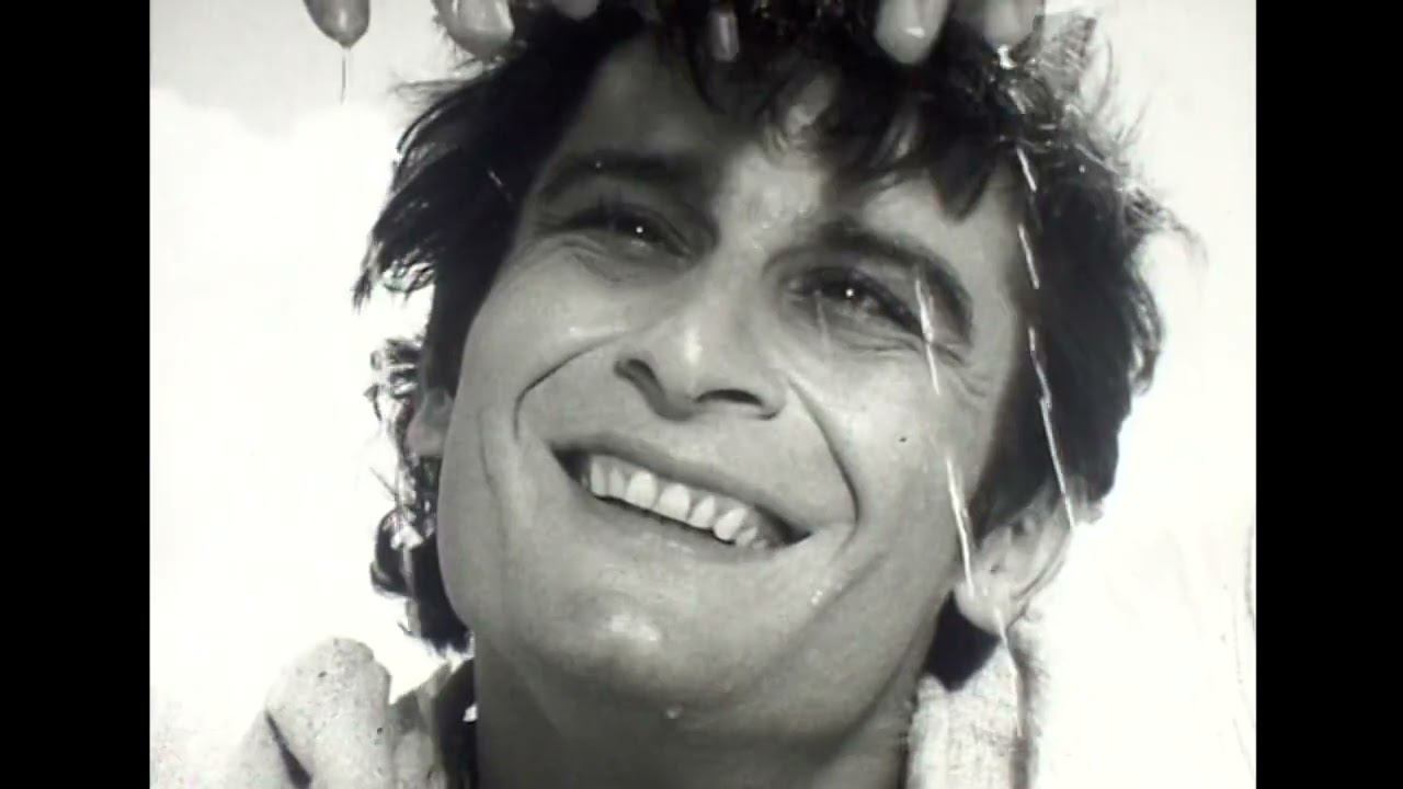 В ДЕНЬ ПРАЗДНИКА смотреть онлайн