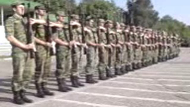 Как танцует солдаты