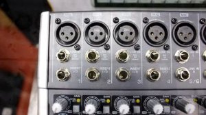 Микшерный пульт Behringer X1222