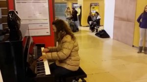 Myriam 2 mn  d'arrêt avec Chopin en gare de Grenoble(1)