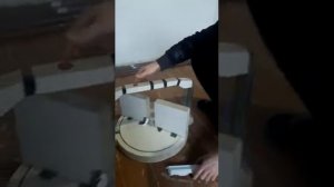 Зарезка углов потолочного багета. Станок для резки потолочного плинтуса