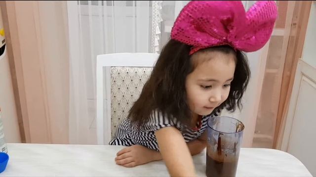 Мамина помощница. Маленький повар. Кексы с мороженым! смотреть онлайн