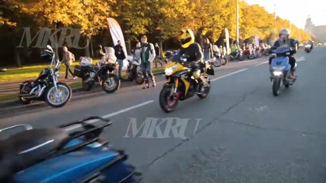 Байкеры закрывают сезон: в Москве прошел осенний мотофестиваль